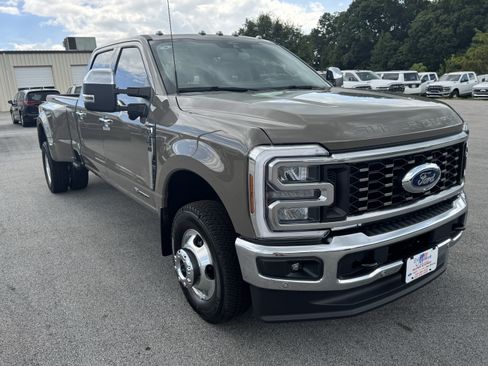 New 2026 Ford F350 Lariat w/ Lariat Ultimate Package AWD/4WD image 4