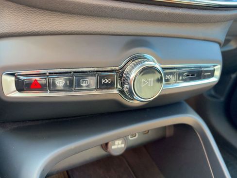 Certified 2023 Volvo C40 P8 Recharge Ultimate w/ Protection Package Premier image 17