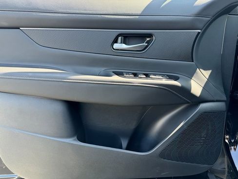 Used 2025 Nissan Murano SV image 12