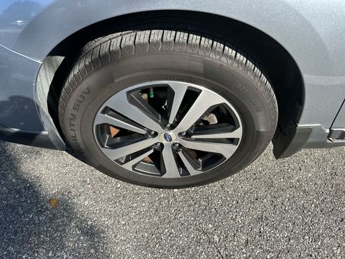 Used 2018 Subaru Outback 3.6R Limited AWD/4WD image 14