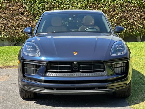 Certified 2023 Porsche Macan S AWD/4WD image 11