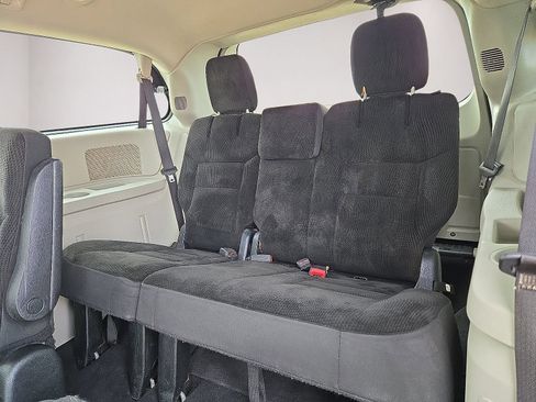 Used 2018 Dodge Grand Caravan SE w/ UConnect Hands-Free Group FWD image 10