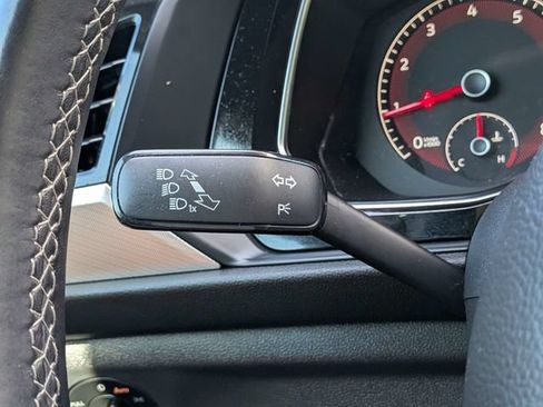 Used 2019 Volkswagen Jetta R-Line FWD image 31