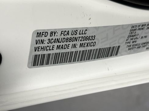 Used 2022 Jeep Compass Latitude AWD/4WD image 29