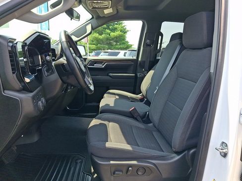 Certified 2025 Chevrolet Silverado 1500 LT AWD/4WD image 17