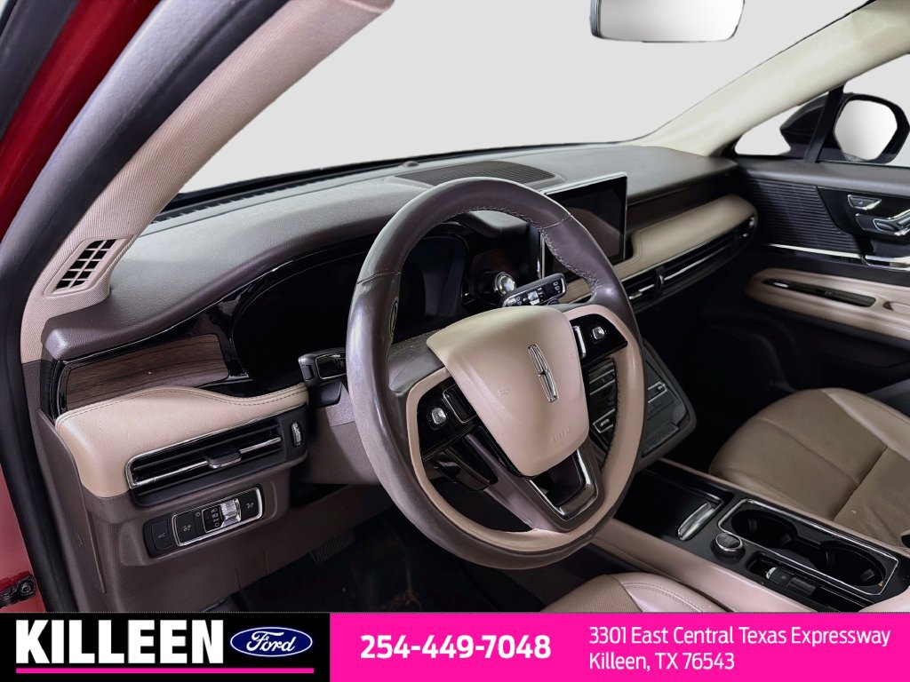 Used 2022 Lincoln Corsair Reserve w/ Elements Package FWD image 11