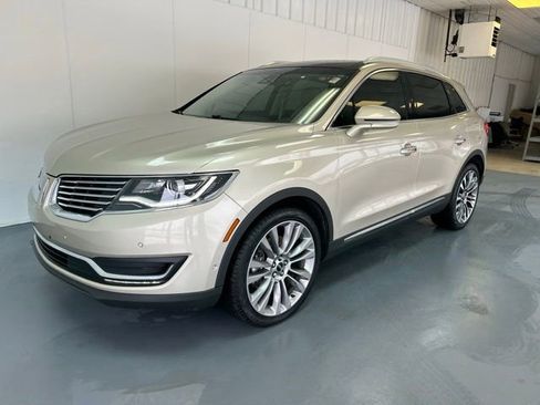 Used 2017 Lincoln MKX Reserve w/ Driver Assistance Package image 4