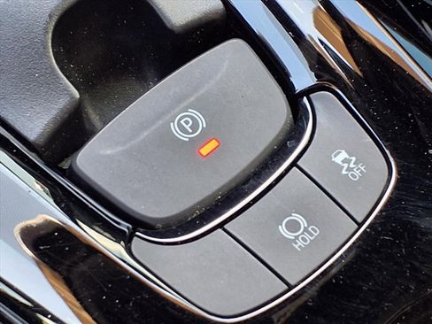 Used 2021 Toyota C-HR image 18