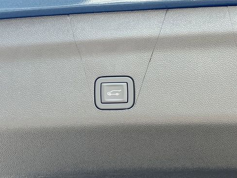 New 2026 Chevrolet Suburban High Country image 22