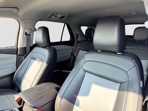 Used 2024 Ford Explorer XLT w/ Equipment Group 202A image 12