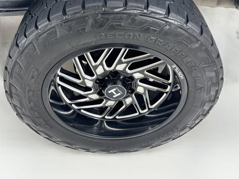 Used 2023 Ford F150 Lariat w/ Equipment Group 502A High AWD/4WD image 33