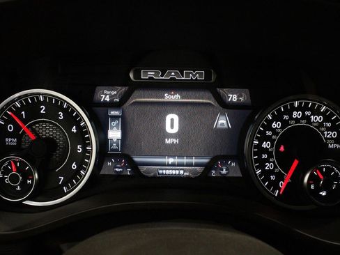 Used 2025 RAM 1500 Laramie image 30