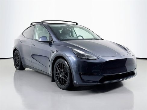 Used 2022 Tesla Model Y Performance image 4