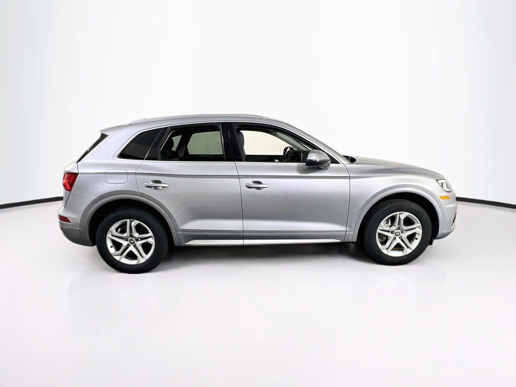 Used 2018 Audi Q5 2.0T Premium Plus w/ Premium Plus Package AWD/4WD image 4