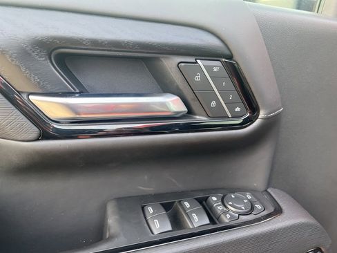 Used 2026 GMC Sierra 2500 AT4X image 14