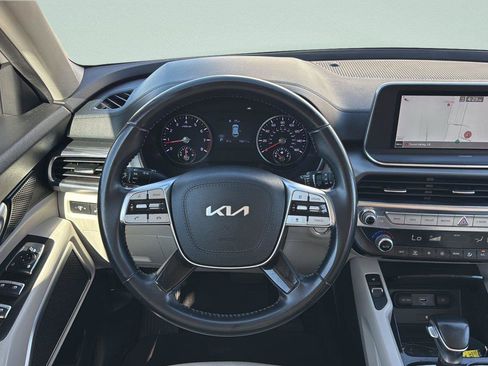 Used 2022 Kia Telluride S FWD image 12