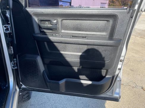 Used 2016 RAM 3500 Tradesman w/ Chrome Appearance Group image 29