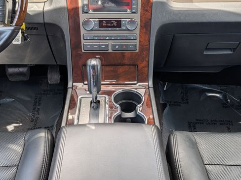 Used 2014 Lincoln Navigator 2WD image 20