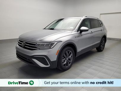Used 2022 Volkswagen Tiguan SE w/ Panoramic Sunroof Package