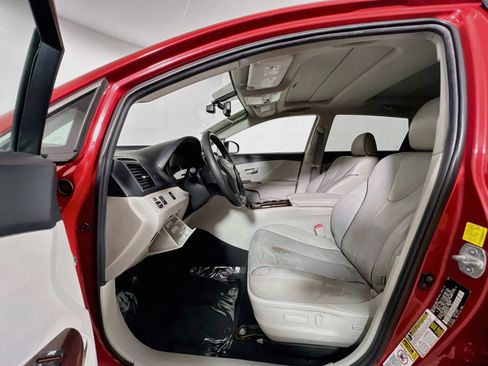 Used 2010 Toyota Venza AWD image 15