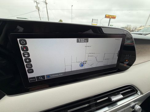 Used 2022 Hyundai Palisade Calligraphy image 12