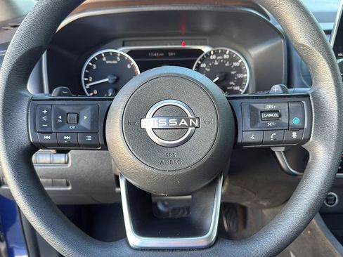 Used 2023 Nissan Rogue SV image 17