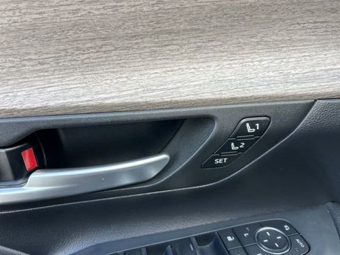 Used 2024 Toyota Grand Highlander Limited image 12