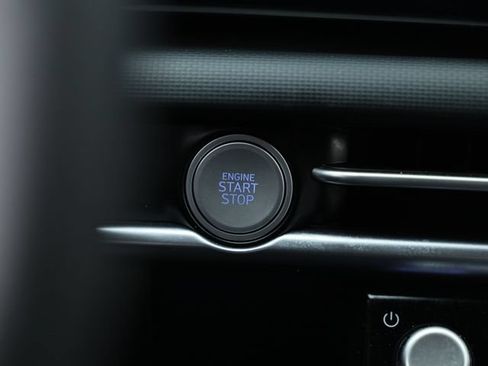 Used 2025 Hyundai Santa Cruz SEL FWD image 35