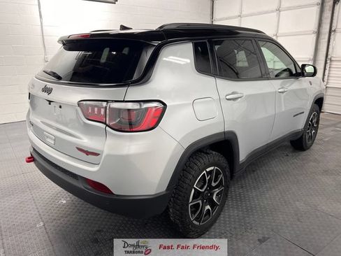 Used 2025 Jeep Compass Trailhawk AWD/4WD image 9