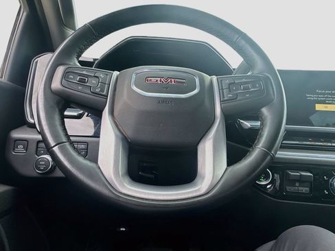 Used 2025 GMC Sierra 1500 SLT AWD/4WD image 12