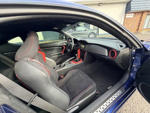 Used 2015 Scion FR-S Base 2dr Coupe 6M image 36