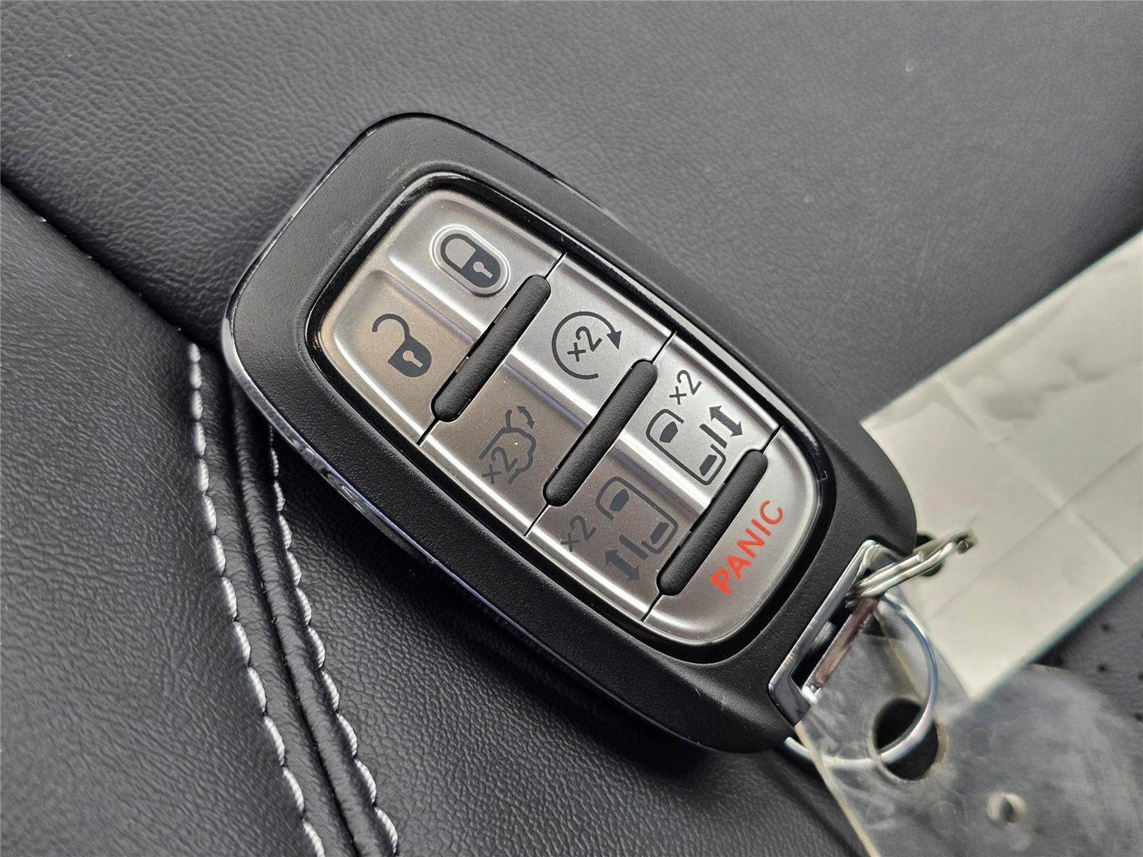 New 2026 Chrysler Pacifica Select FWD image 29