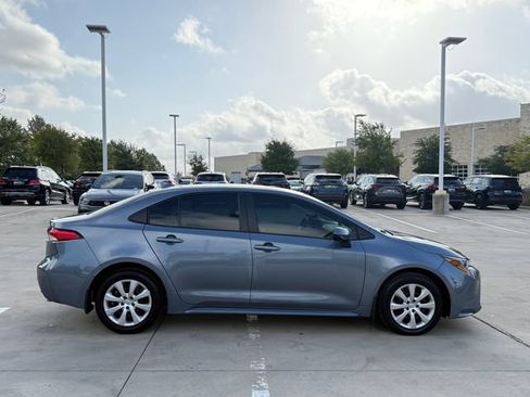 Used 2026 Toyota Corolla LE FWD image 7
