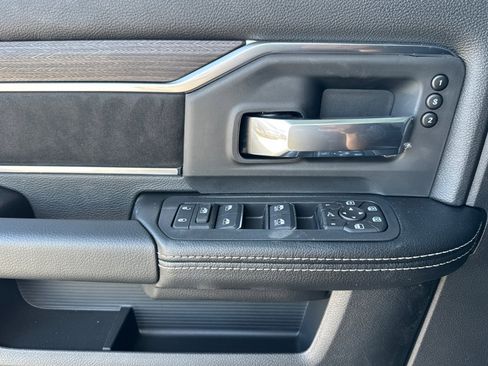 New 2026 RAM 2500 Laramie AWD/4WD image 10