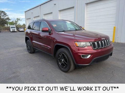 Used 2019 Jeep Grand Cherokee Laredo image 1