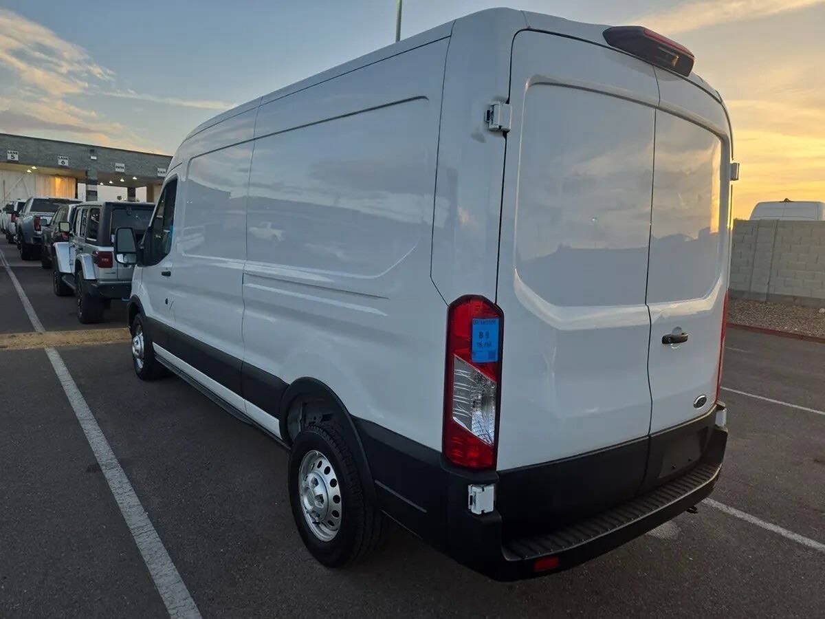 Used 2025 Ford Transit 250 148 Medium Roof Extended AWD w/ Load Area Protection Package image 4