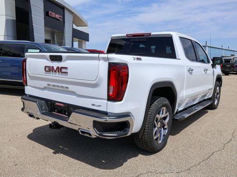 New 2026 GMC Sierra 1500 SLT image 3