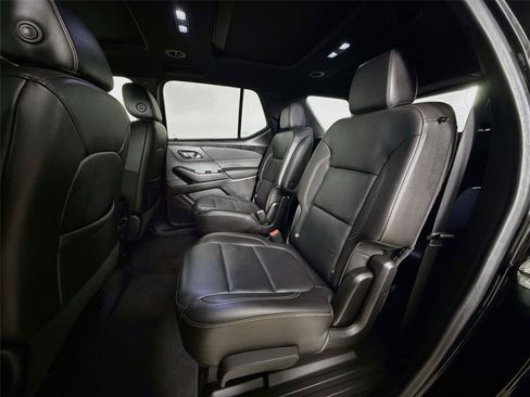 Used 2022 Chevrolet Traverse LT w/ LT Premium Package FWD image 27