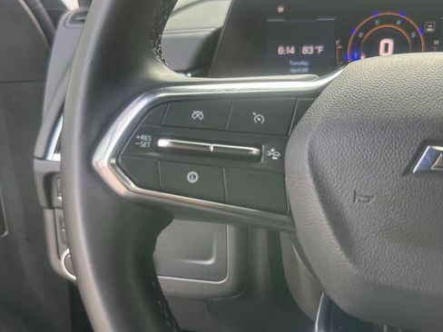 Used 2025 Chevrolet Suburban Z71 AWD/4WD image 19
