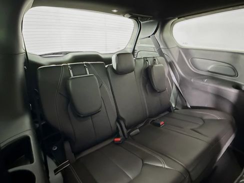 New 2026 Chrysler Pacifica Select w/ S Appearance Package FWD image 26