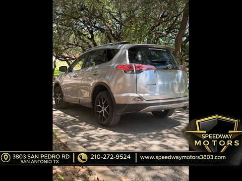 Used 2018 Toyota RAV4 SE w/ Power Extra Value Package FWD image 5
