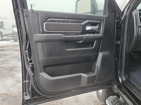 Used 2024 RAM 2500 Big Horn w/ Bed Utility Group image 6