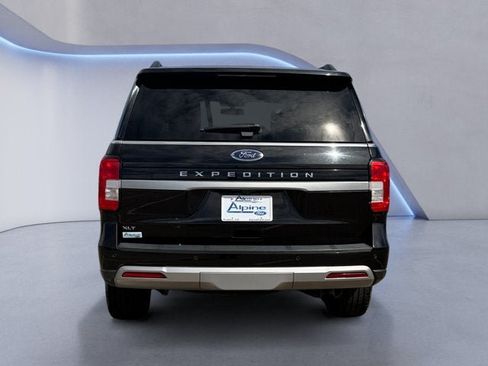 Used 2024 Ford Expedition XLT AWD/4WD image 4