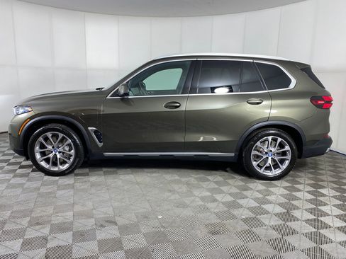 Certified 2024 BMW X5 xDrive50e w/ Premium Package image 2