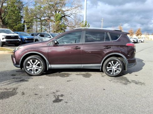 Used 2016 Toyota RAV4 LE image 8