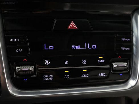 Certified 2023 Kia Sorento SX Prestige AWD/4WD image 56