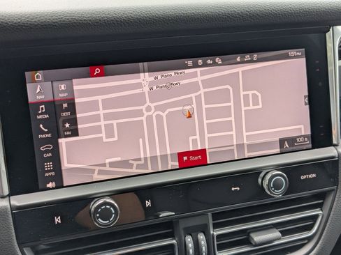Certified 2026 Porsche Macan AWD/4WD image 18