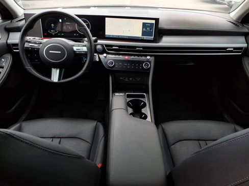 Certified 2025 Hyundai Sonata Limited FWD image 17