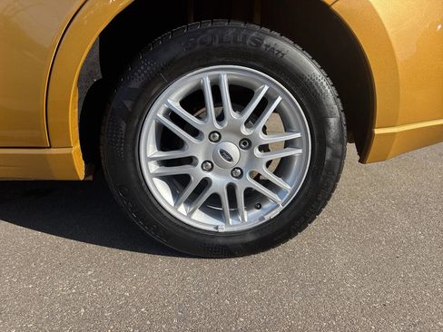 Used 2009 Ford Focus SE image 13