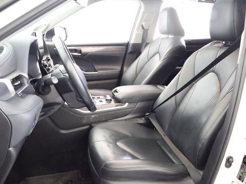 Used 2021 Toyota Highlander Limited AWD/4WD image 22